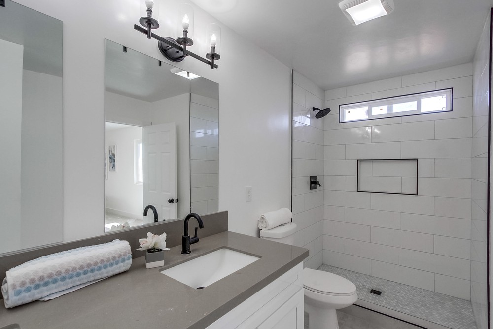 Virtual tour photo 35 of 51 for 5925 Edgewater St