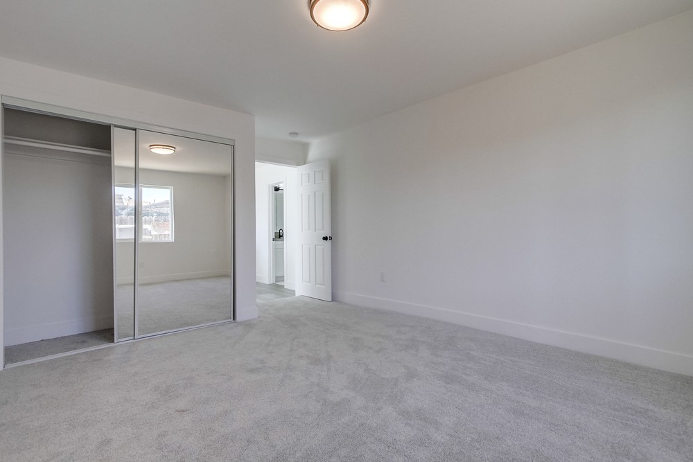 Virtual tour photo 38 of 51 for 5925 Edgewater St