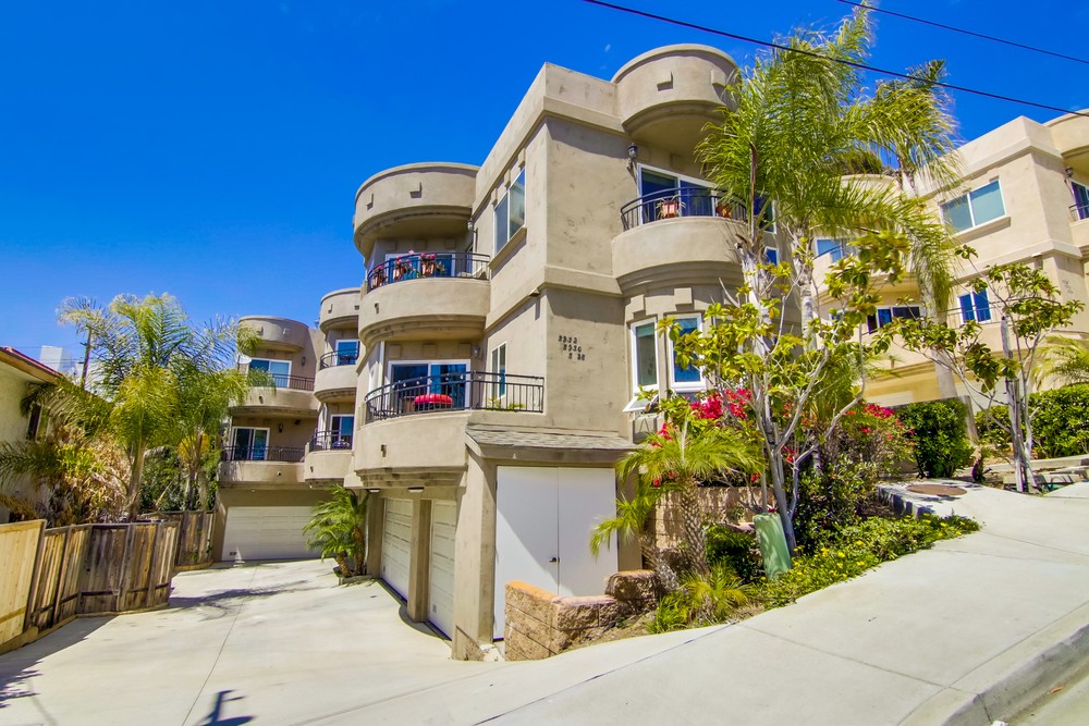 Virtual tour photo 1 of 54 for 5930 Riley St