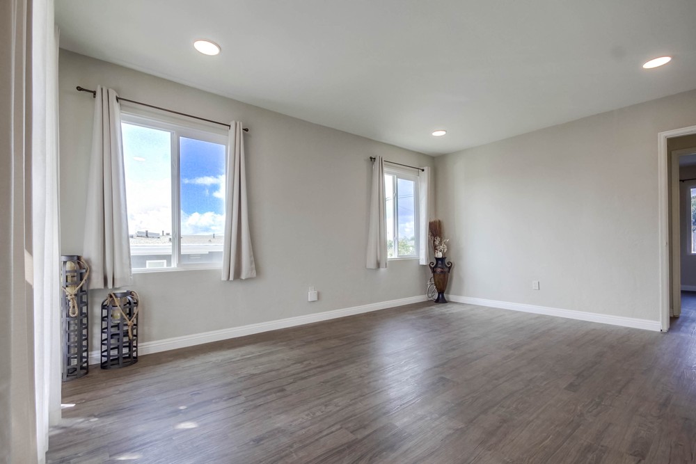 Virtual tour photo 9 of 35 for 5934 Dwight St