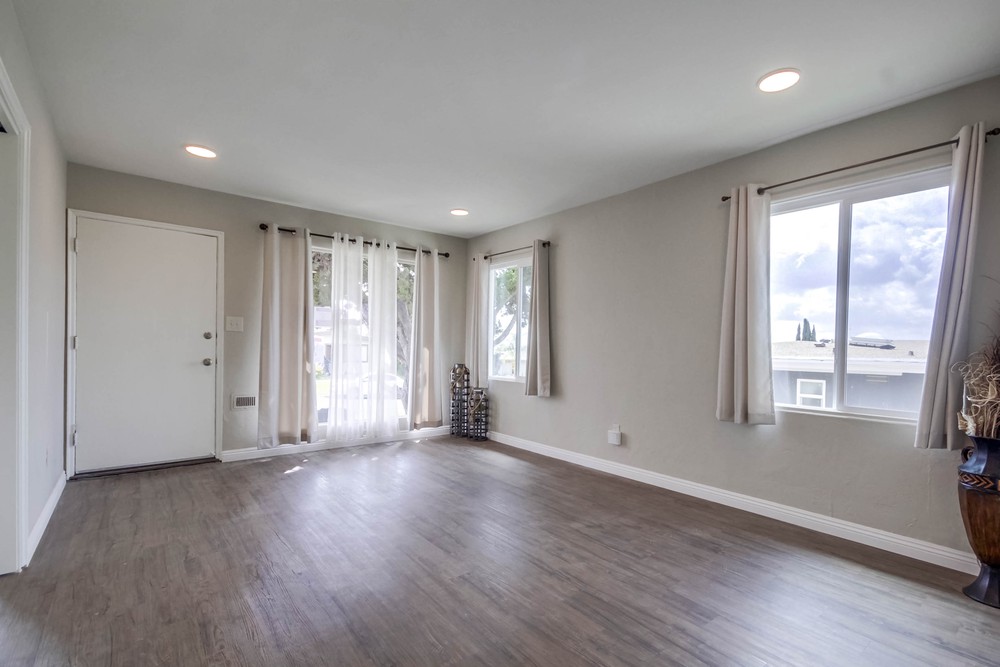 Virtual tour photo 10 of 35 for 5934 Dwight St
