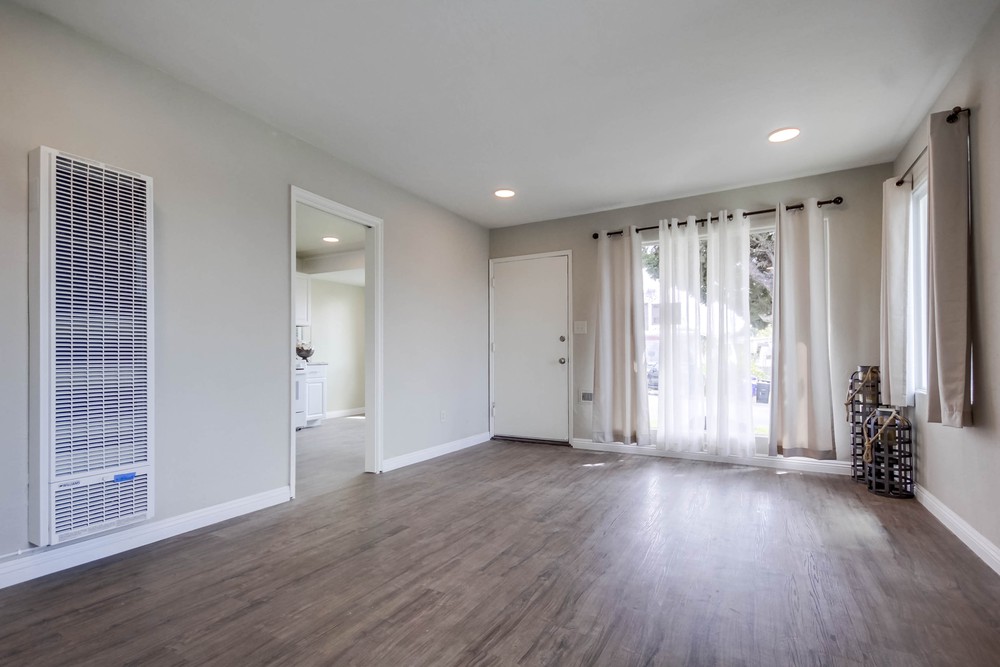Virtual tour photo 11 of 35 for 5934 Dwight St
