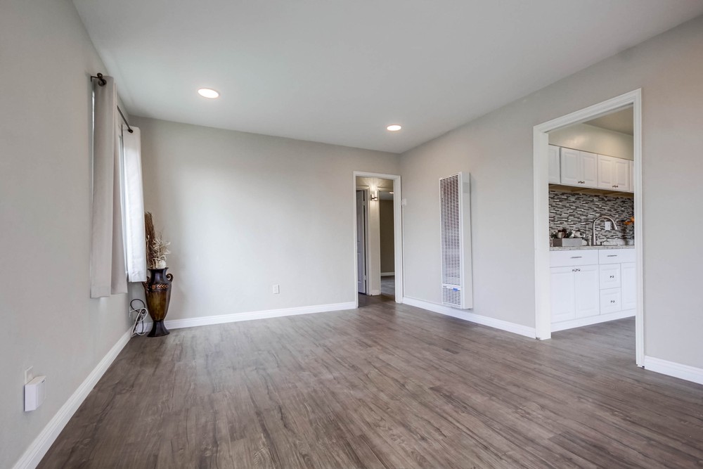 Virtual tour photo 12 of 35 for 5934 Dwight St