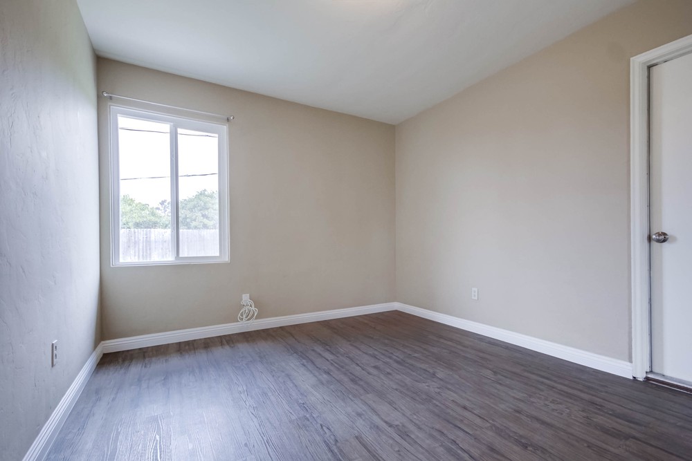 Virtual tour photo 22 of 35 for 5934 Dwight St