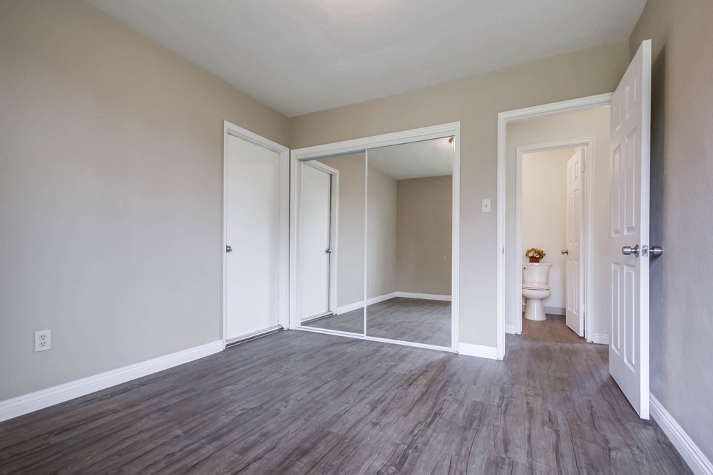 Virtual tour photo 24 of 35 for 5934 Dwight St