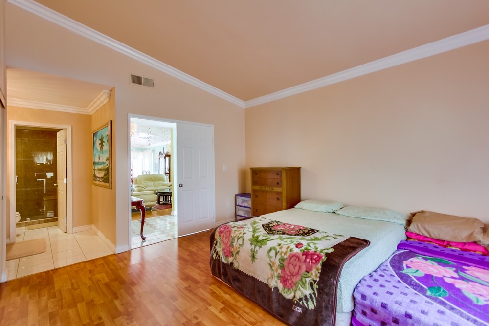 Virtual tour photo 22 of 40 for 5939 Chaumont Dr