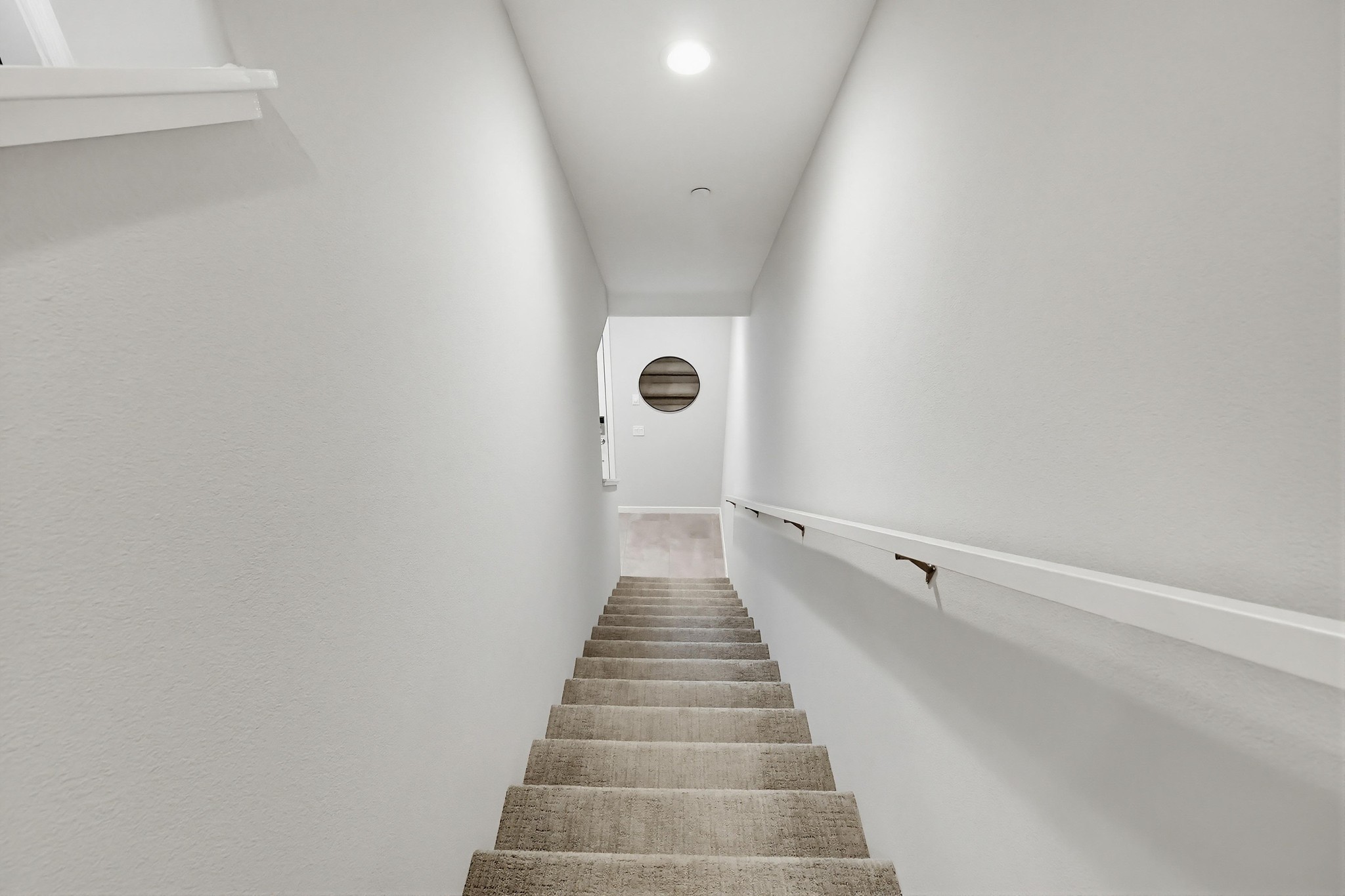 Virtual tour photo 11 of 92 for 594 Granite St