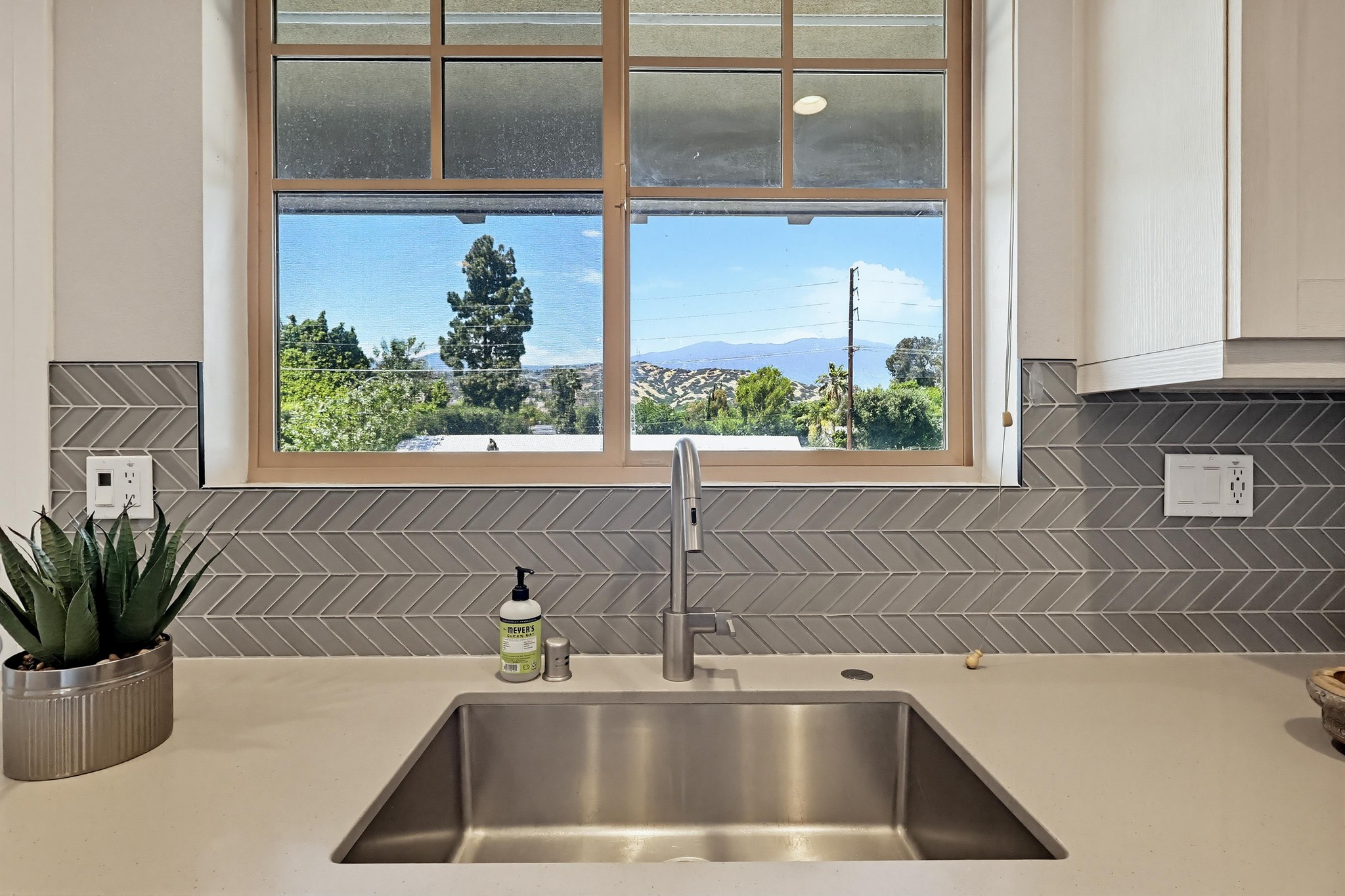 Virtual tour photo 38 of 92 for 594 Granite St