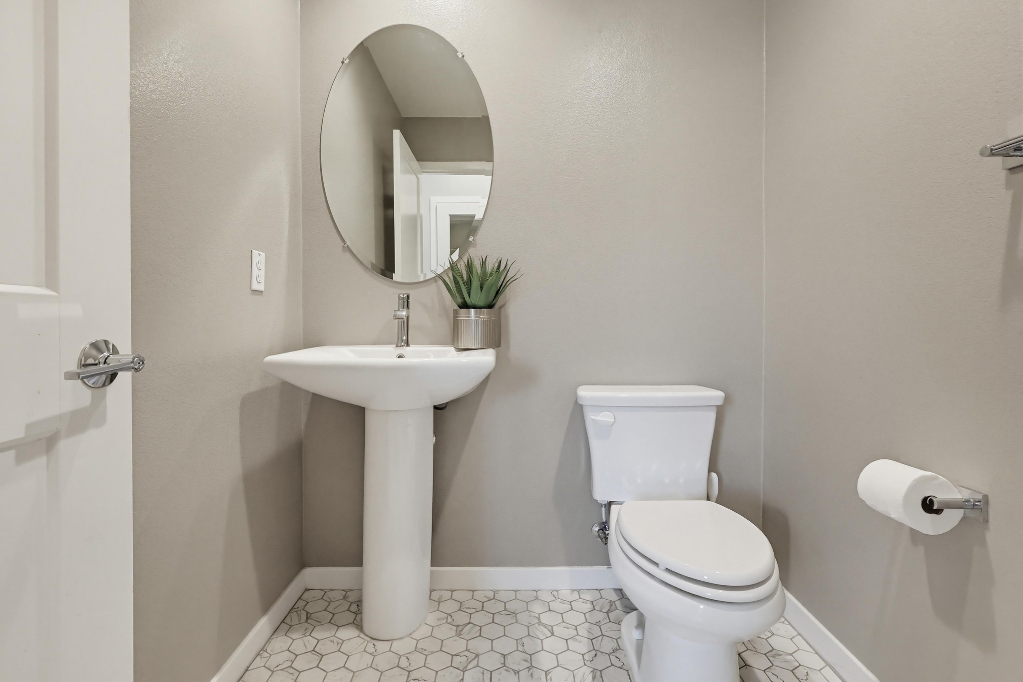 Virtual tour photo 41 of 92 for 594 Granite St