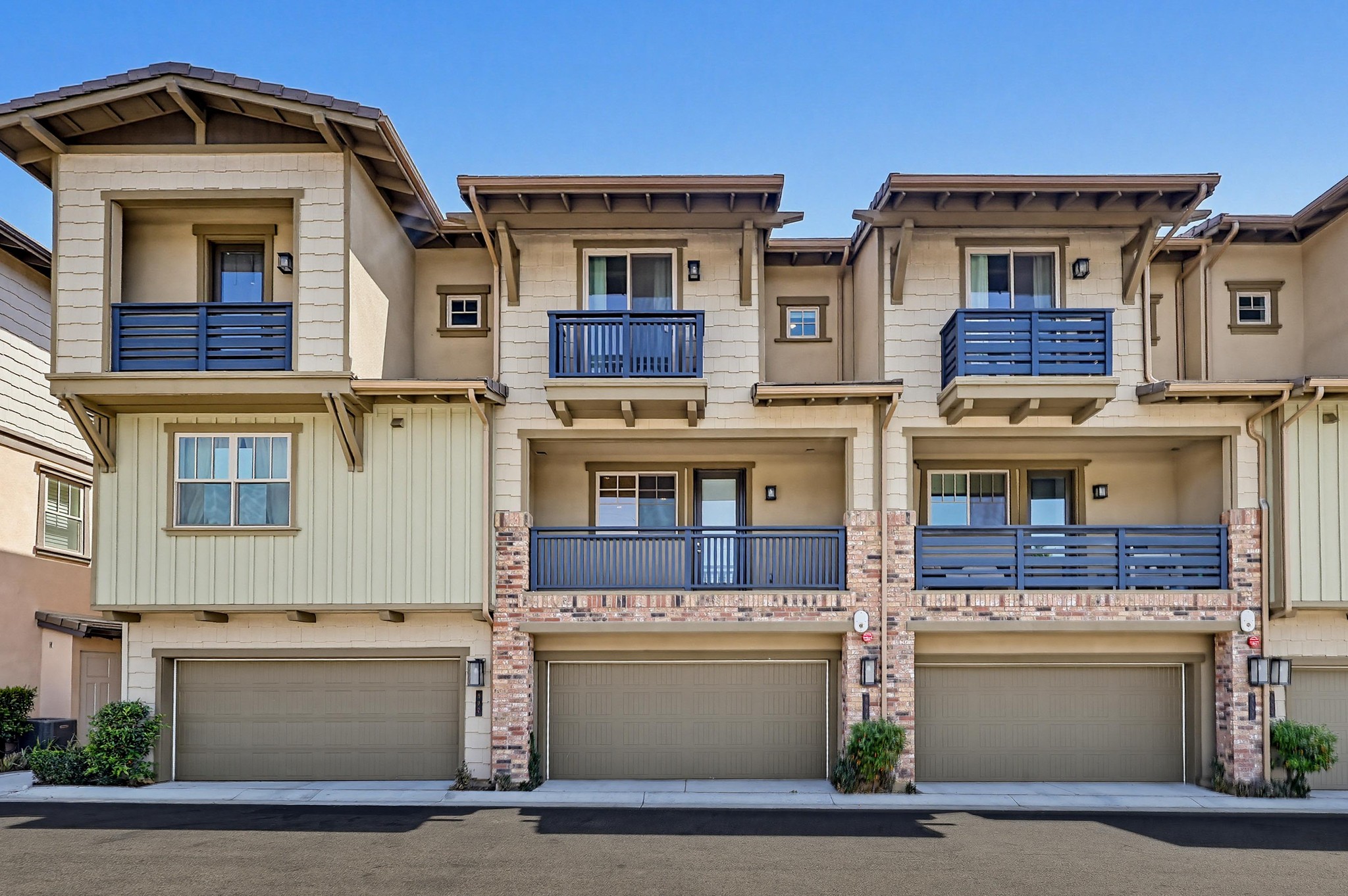 Virtual tour photo 77 of 92 for 594 Granite St