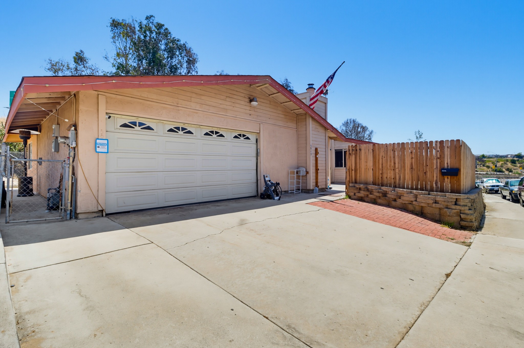 Virtual tour photo 3 of 46 for 5949 Tonawanda Dr