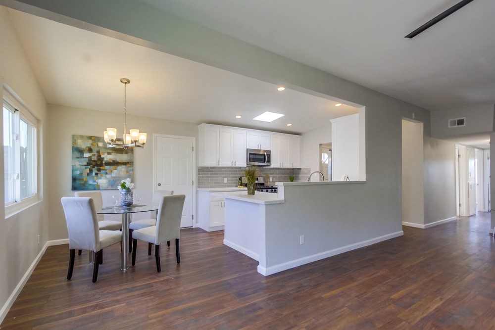 Virtual tour photo 12 of 40 for 595 Brutus St