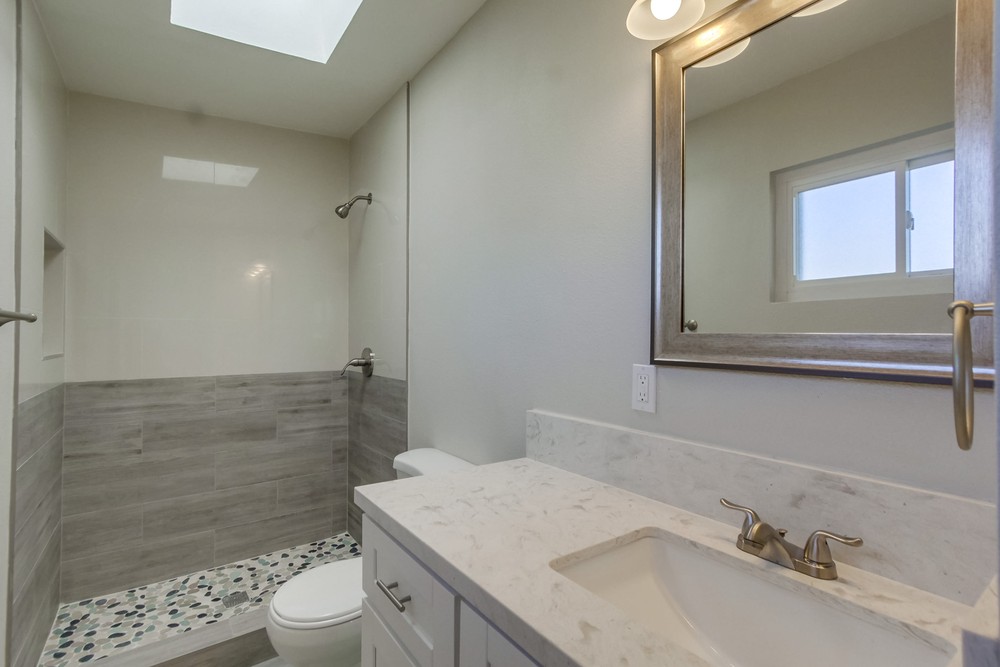 Virtual tour photo 25 of 40 for 595 Brutus St