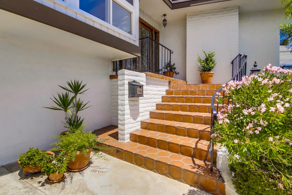 Virtual tour photo 9 of 67 for 5958 Madra Ave