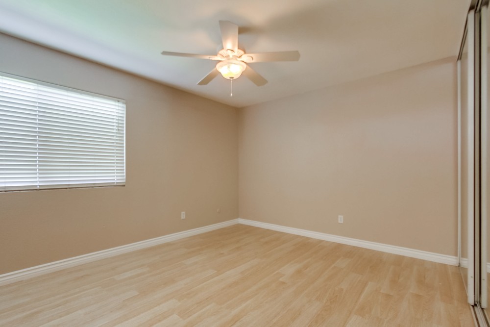 Virtual tour photo 23 of 35 for 5960 Flipper Dr