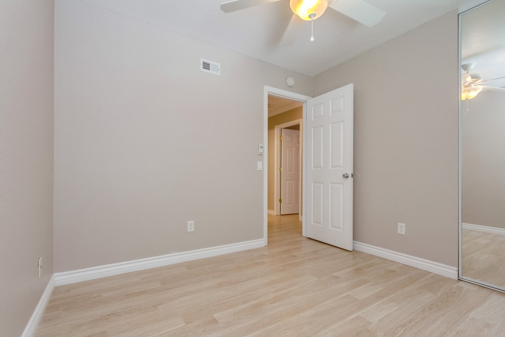 Virtual tour photo 28 of 35 for 5960 Flipper Dr