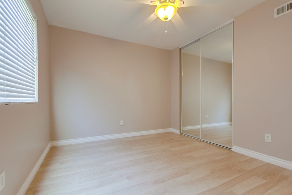 Virtual tour photo 30 of 35 for 5960 Flipper Dr