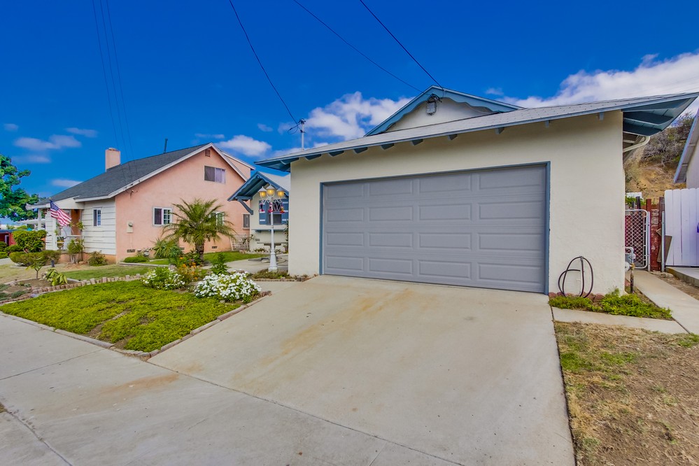 Virtual tour photo 4 of 43 for 5968 Rancho Hills Drive