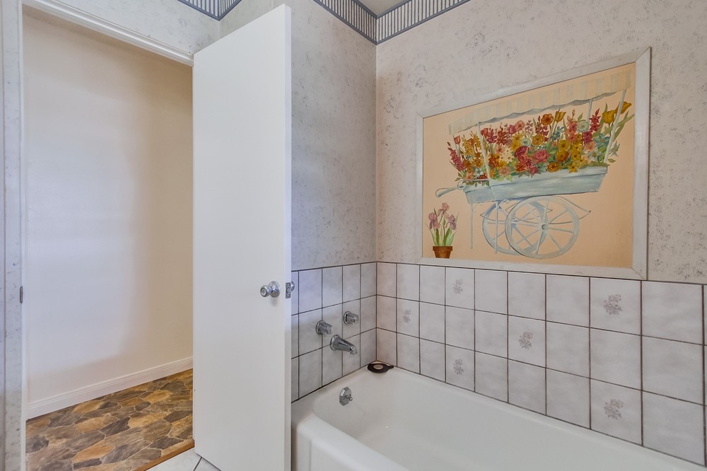Virtual tour photo 27 of 43 for 5968 Rancho Hills Drive