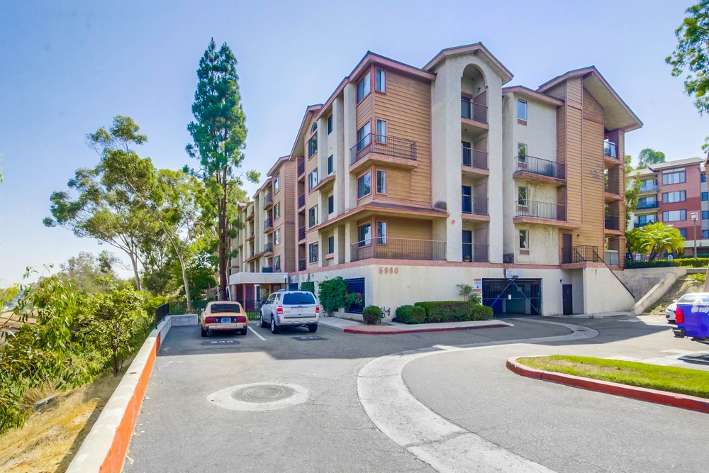 Virtual tour photo 4 of 48 for 5980 Dandridge Ln UNIT 215