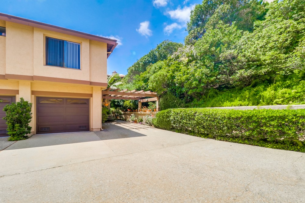 Virtual tour photo 1 of 50 for 5986 Gaines St