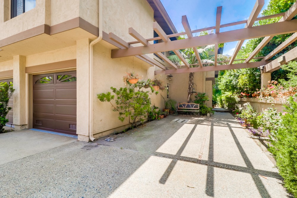 Virtual tour photo 3 of 50 for 5986 Gaines St
