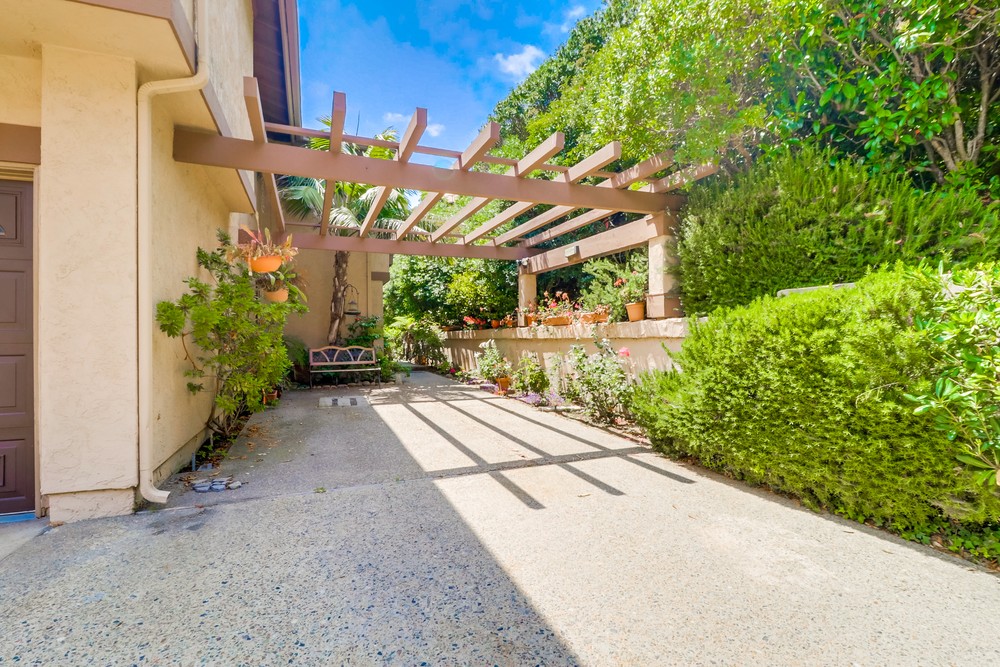 Virtual tour photo 4 of 50 for 5986 Gaines St