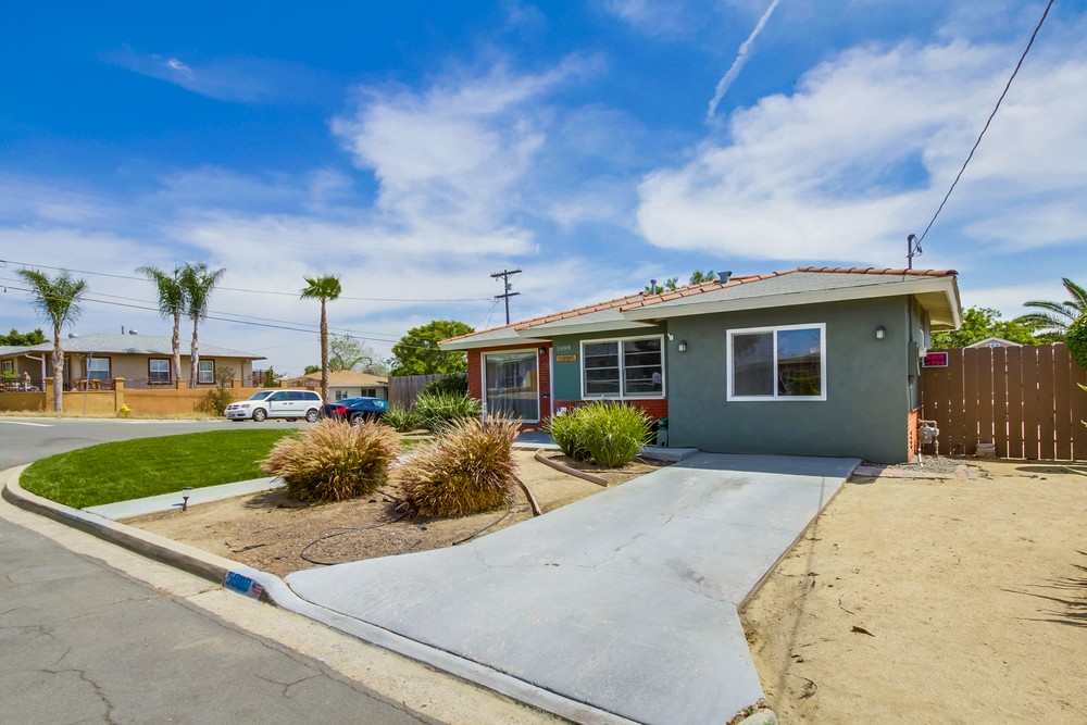 Virtual tour photo 4 of 27 for 5989 Dwight St