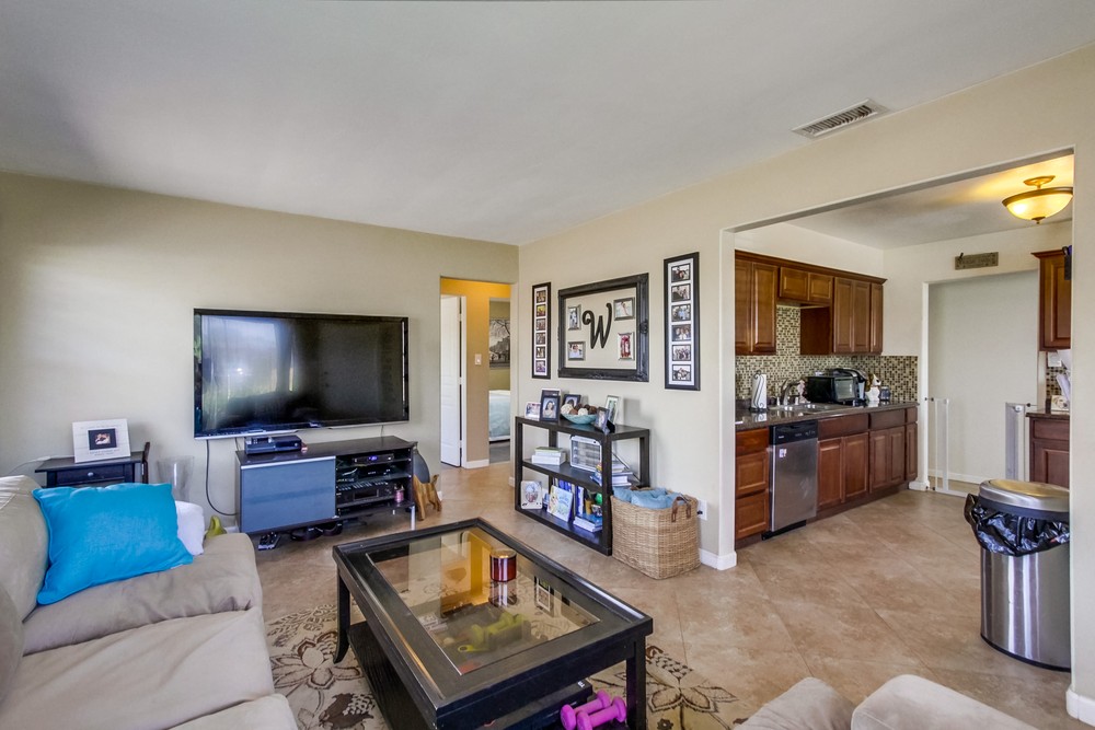 Virtual tour photo 8 of 27 for 5989 Dwight St