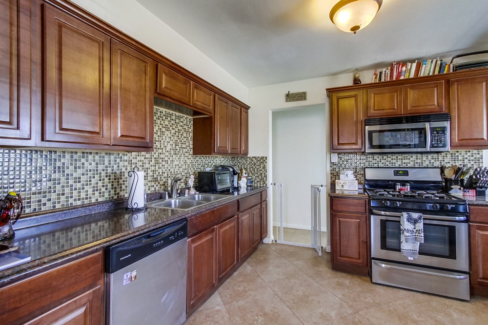 Virtual tour photo 9 of 27 for 5989 Dwight St
