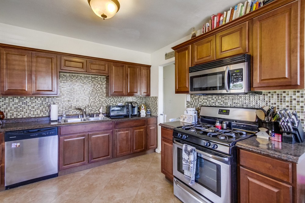 Virtual tour photo 12 of 27 for 5989 Dwight St