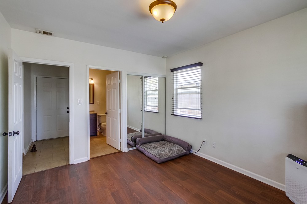 Virtual tour photo 22 of 27 for 5989 Dwight St
