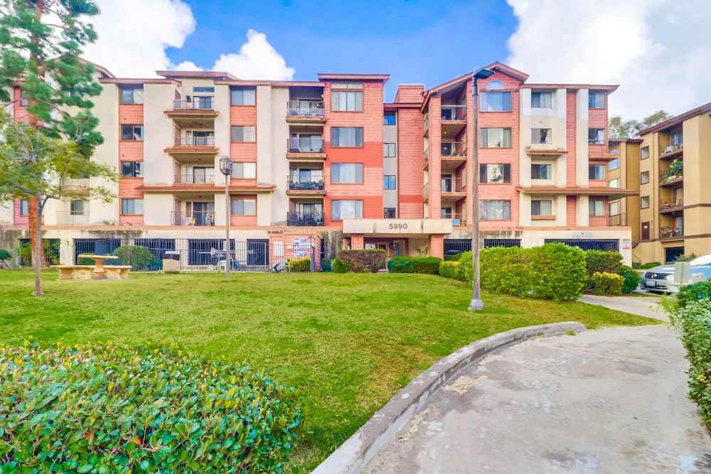 Virtual tour photo 1 of 48 for 5990 Dandridge Ln UNIT 189
