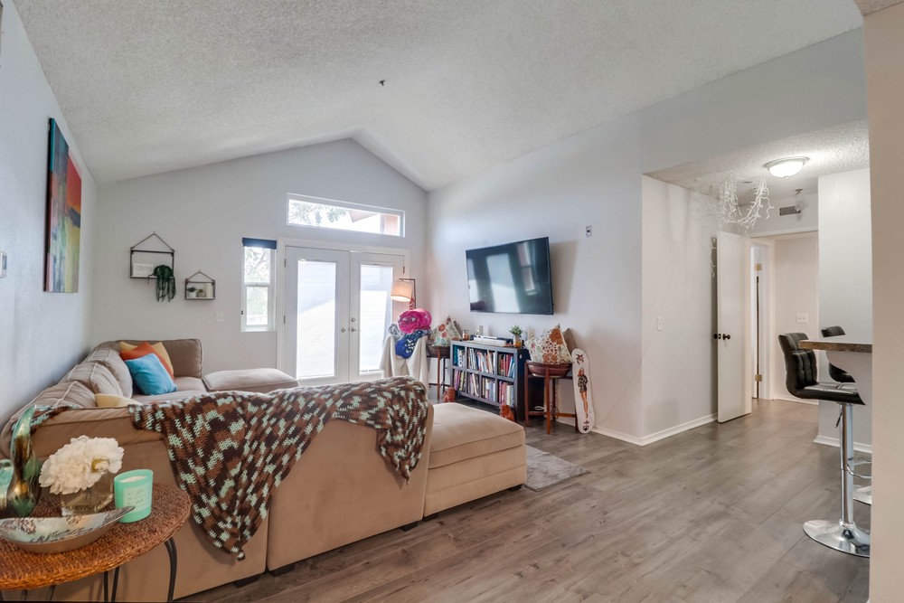Virtual tour photo 5 of 22 for 5990 Dandridge Ln