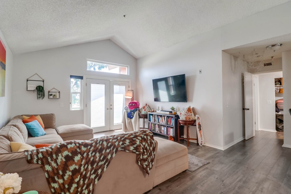 Virtual tour photo 6 of 22 for 5990 Dandridge Ln