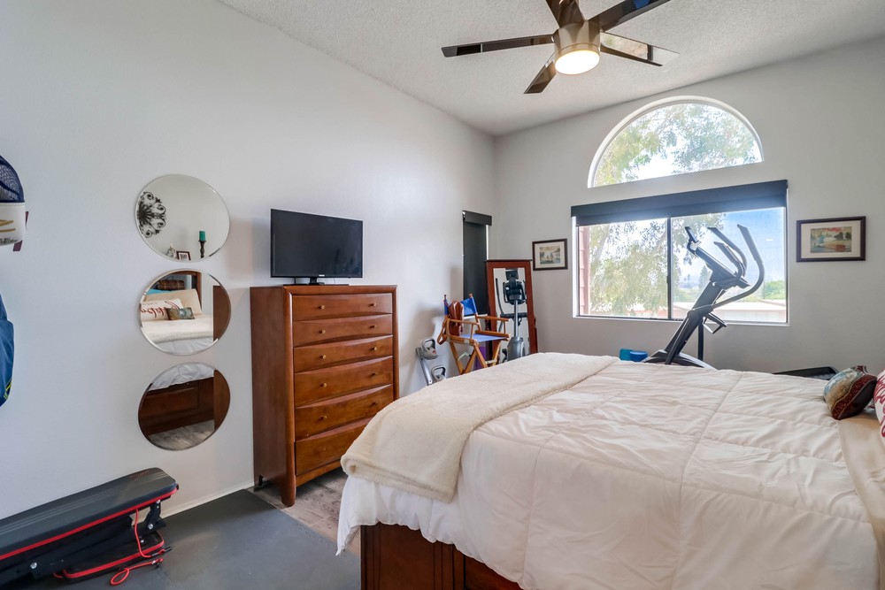Virtual tour photo 20 of 22 for 5990 Dandridge Ln