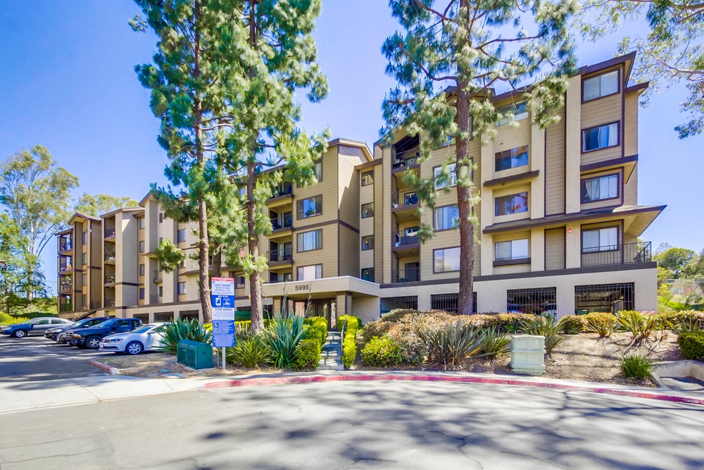 Virtual tour photo 3 of 33 for 5995 Dandridge Ln UNIT 126