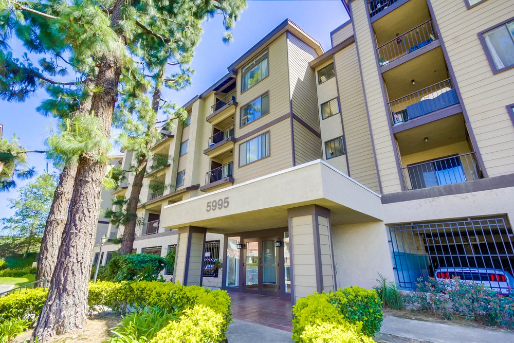 Virtual tour photo 5 of 33 for 5995 Dandridge Ln UNIT 126