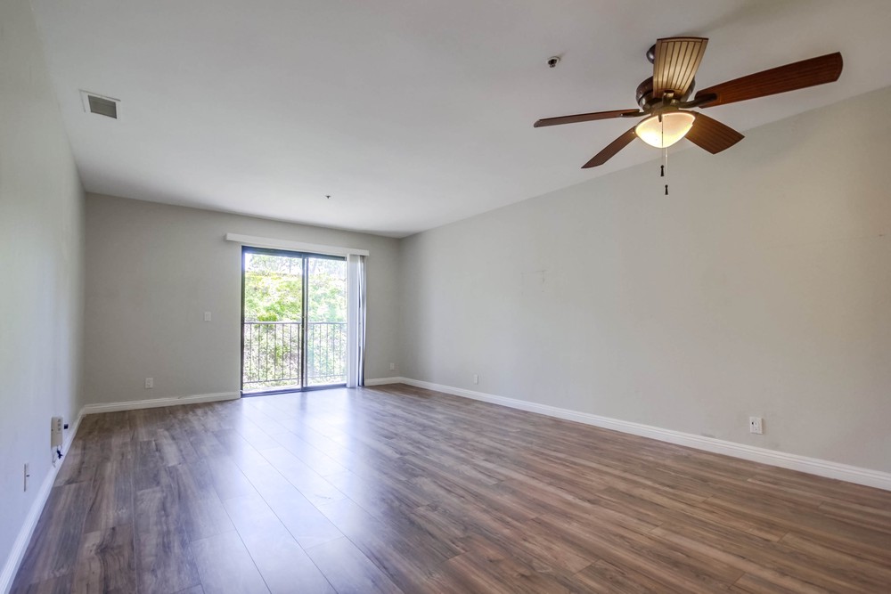 Virtual tour photo 7 of 33 for 5995 Dandridge Ln UNIT 126
