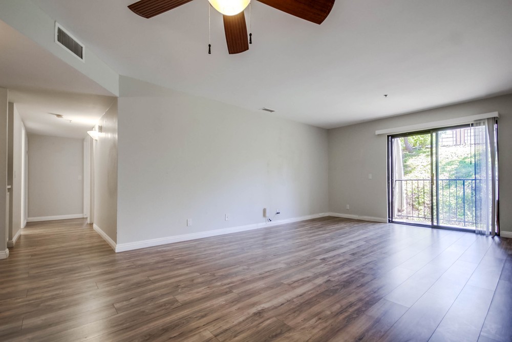 Virtual tour photo 9 of 33 for 5995 Dandridge Ln UNIT 126