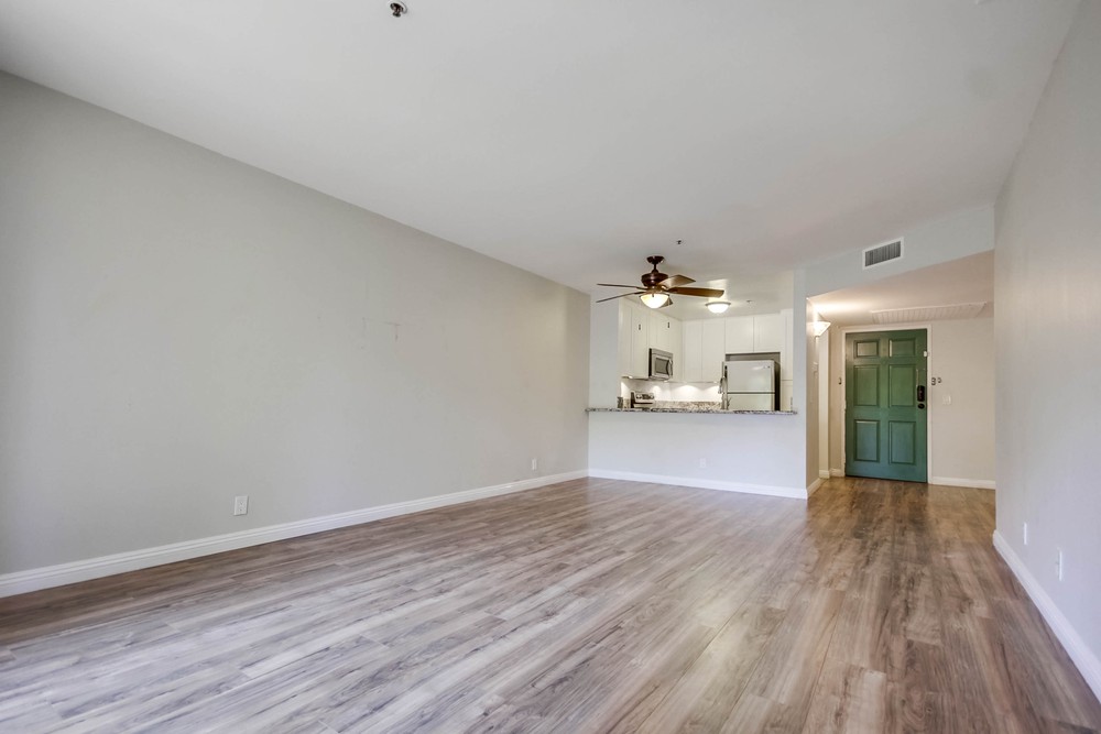 Virtual tour photo 10 of 33 for 5995 Dandridge Ln UNIT 126