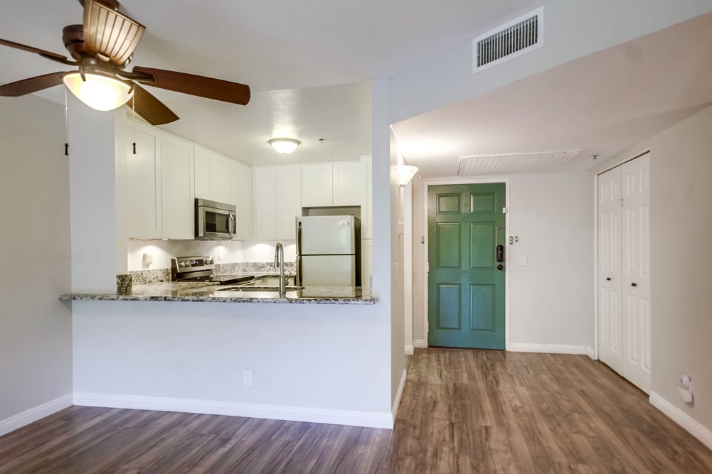 Virtual tour photo 12 of 33 for 5995 Dandridge Ln UNIT 126