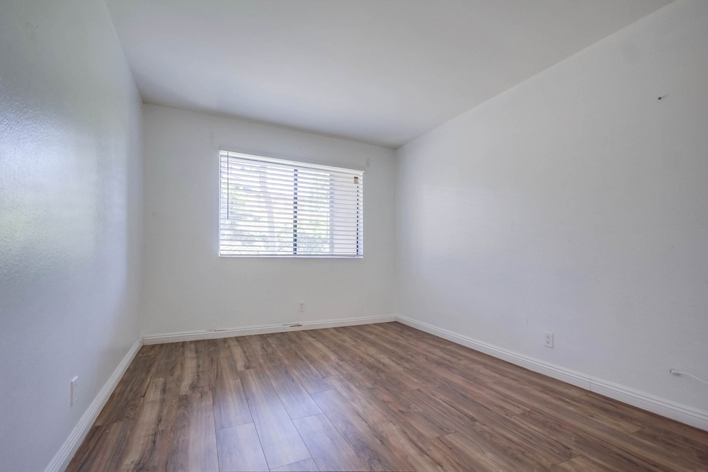 Virtual tour photo 29 of 33 for 5995 Dandridge Ln UNIT 126