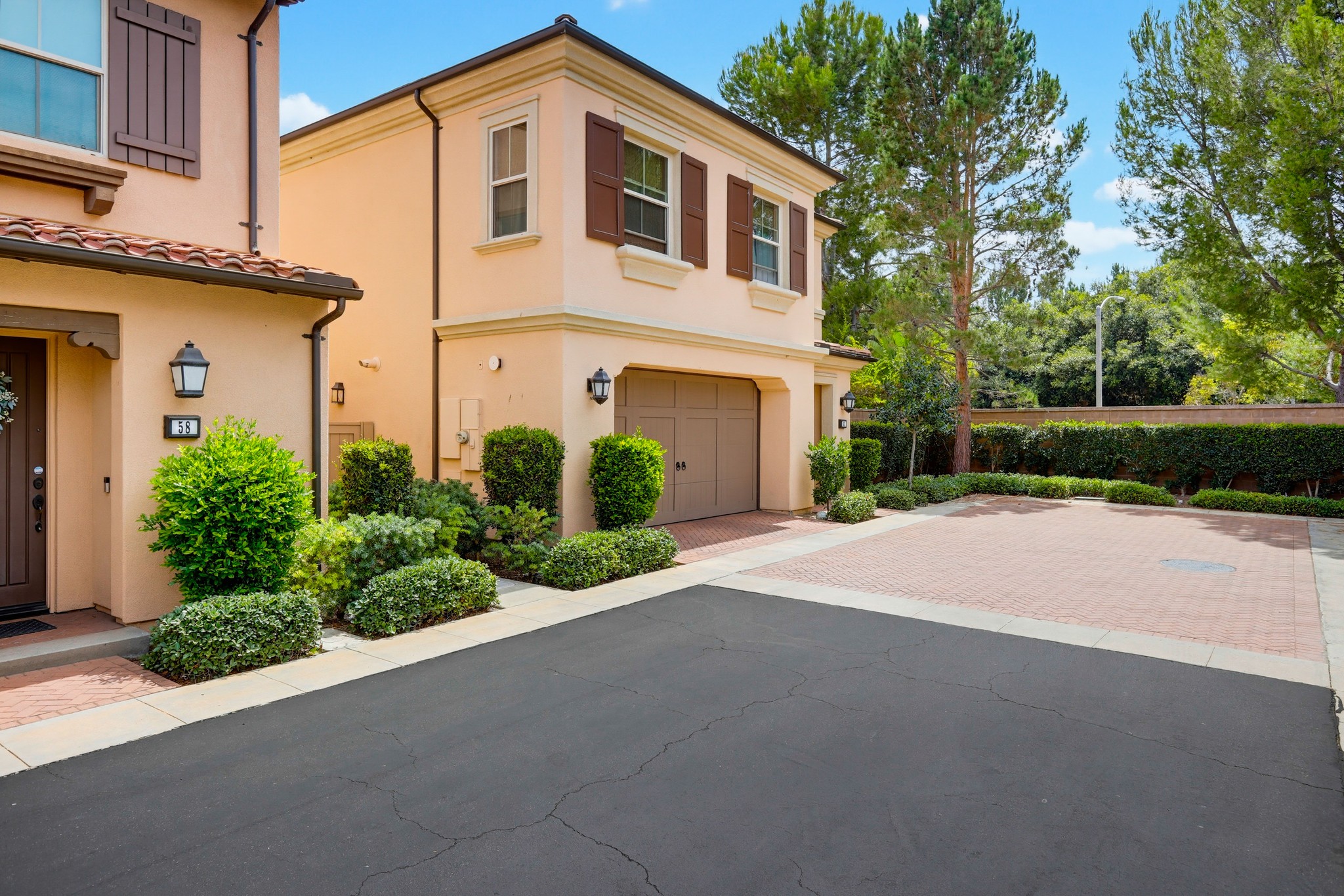 Virtual tour photo 3 of 65 for 60 Sedgewick