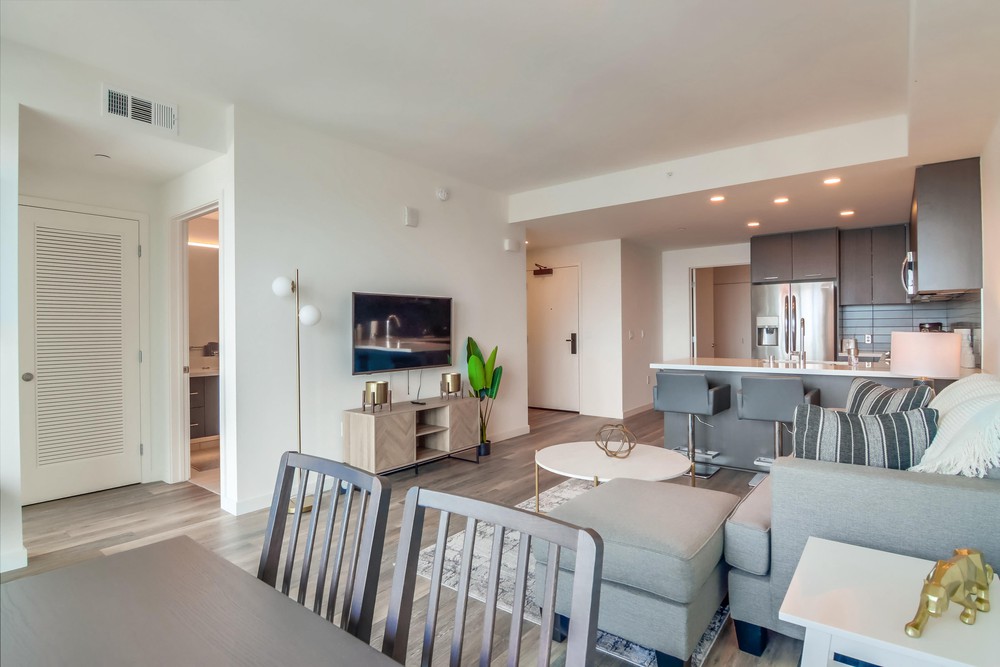 Virtual tour photo 6 of 33 for 601 11th Ave