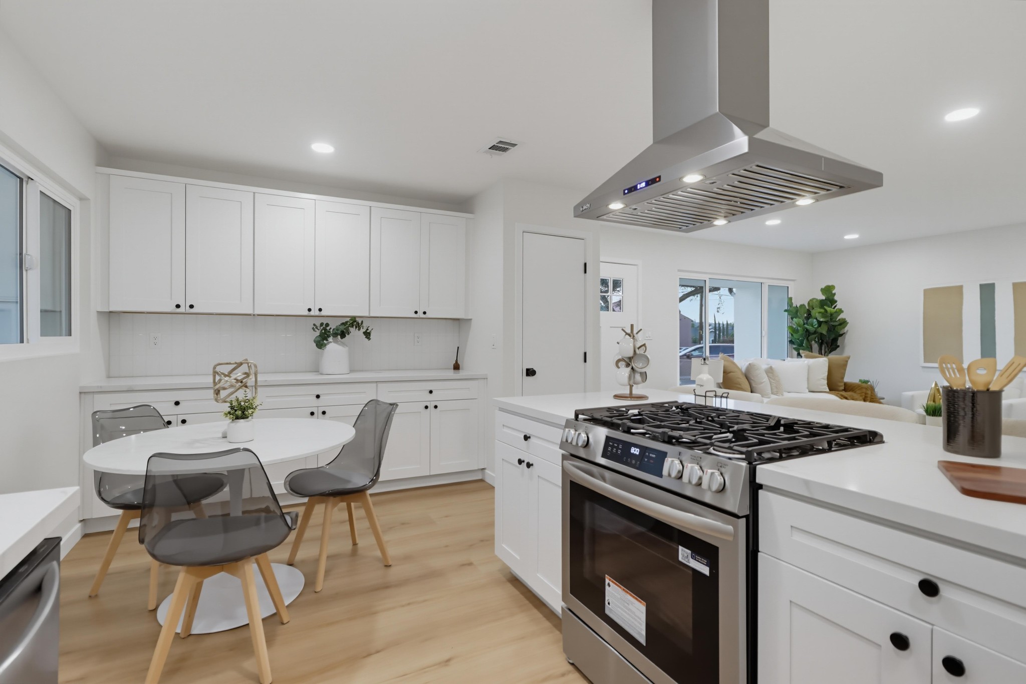 Virtual tour photo 30 of 70 for 601 Van Houten Ave
