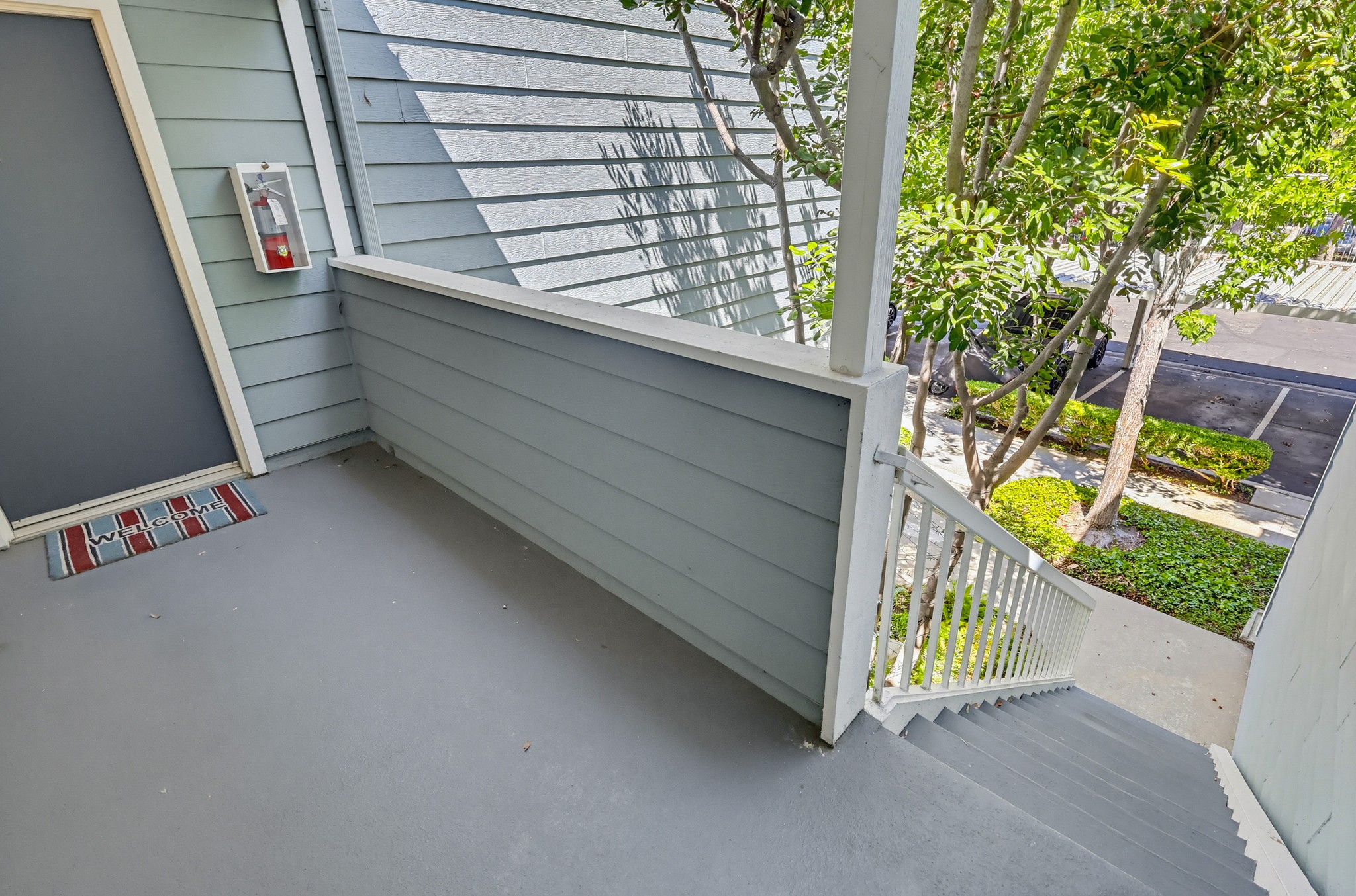 Virtual tour photo 6 of 60 for 6028 Bixby Village Dr APT 96