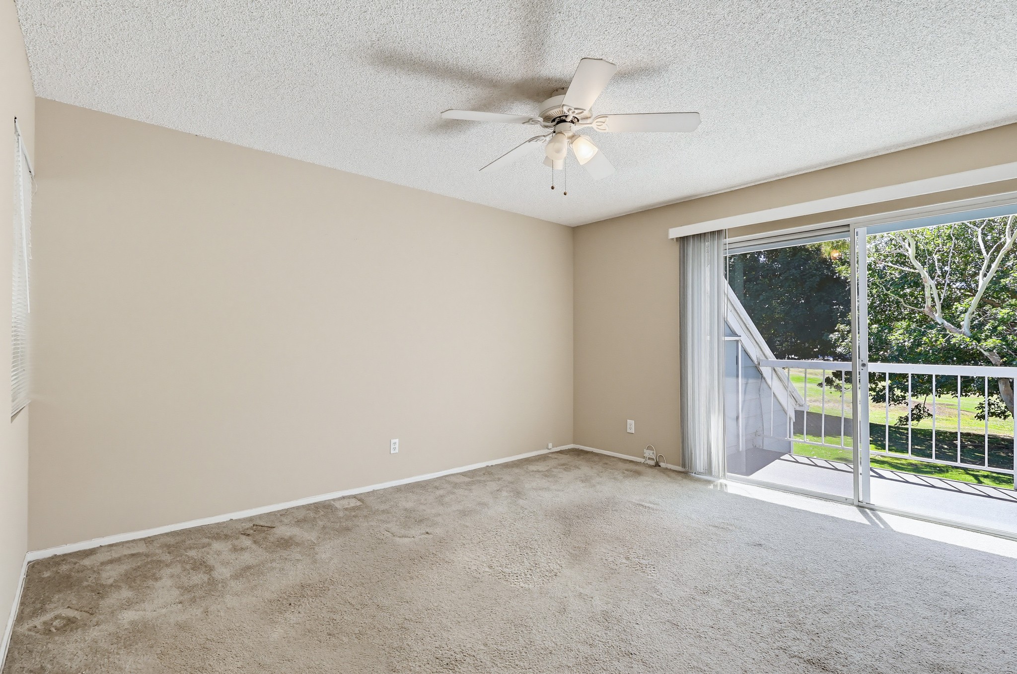 Virtual tour photo 8 of 60 for 6028 Bixby Village Dr APT 96