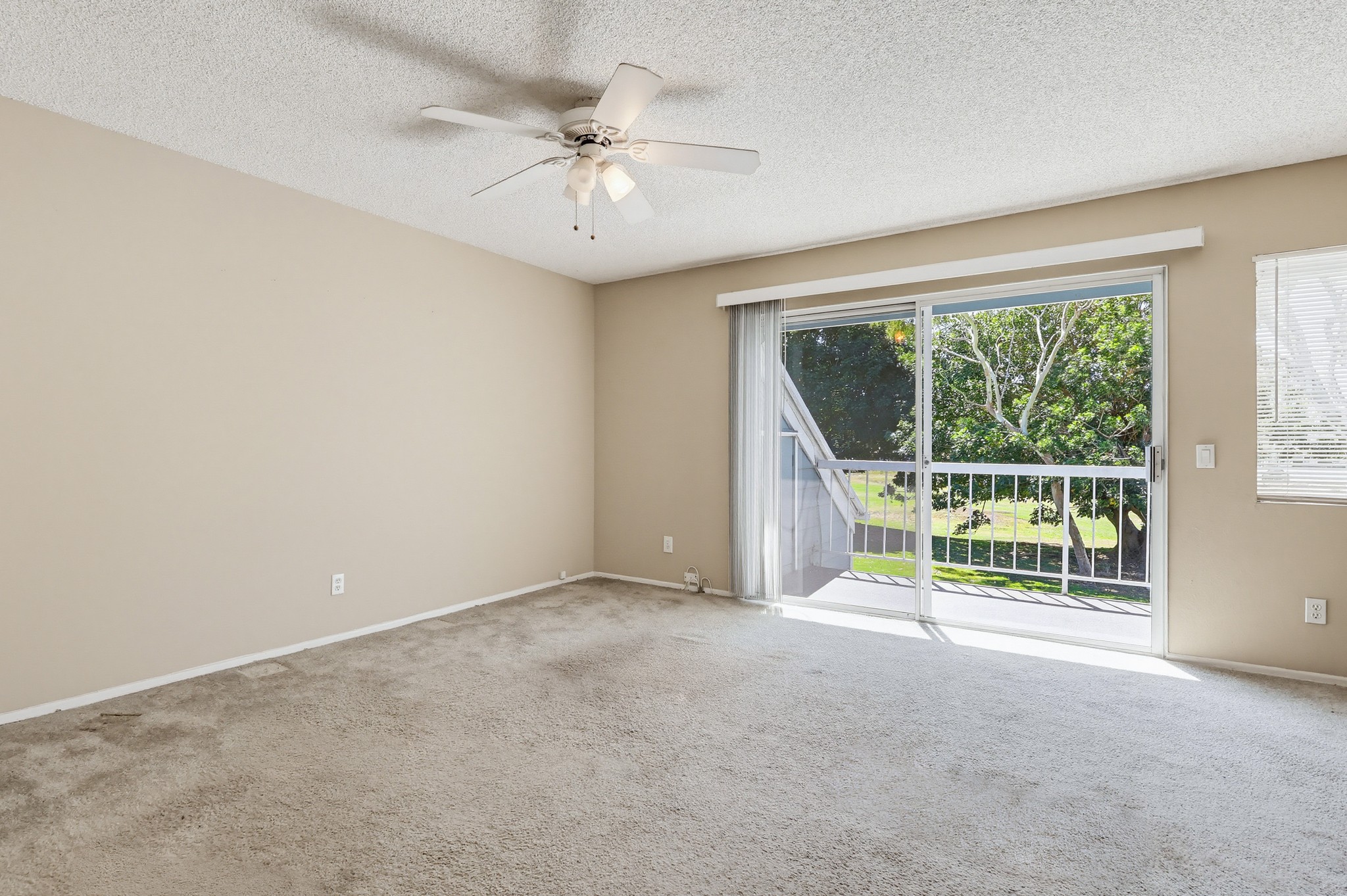 Virtual tour photo 9 of 60 for 6028 Bixby Village Dr APT 96