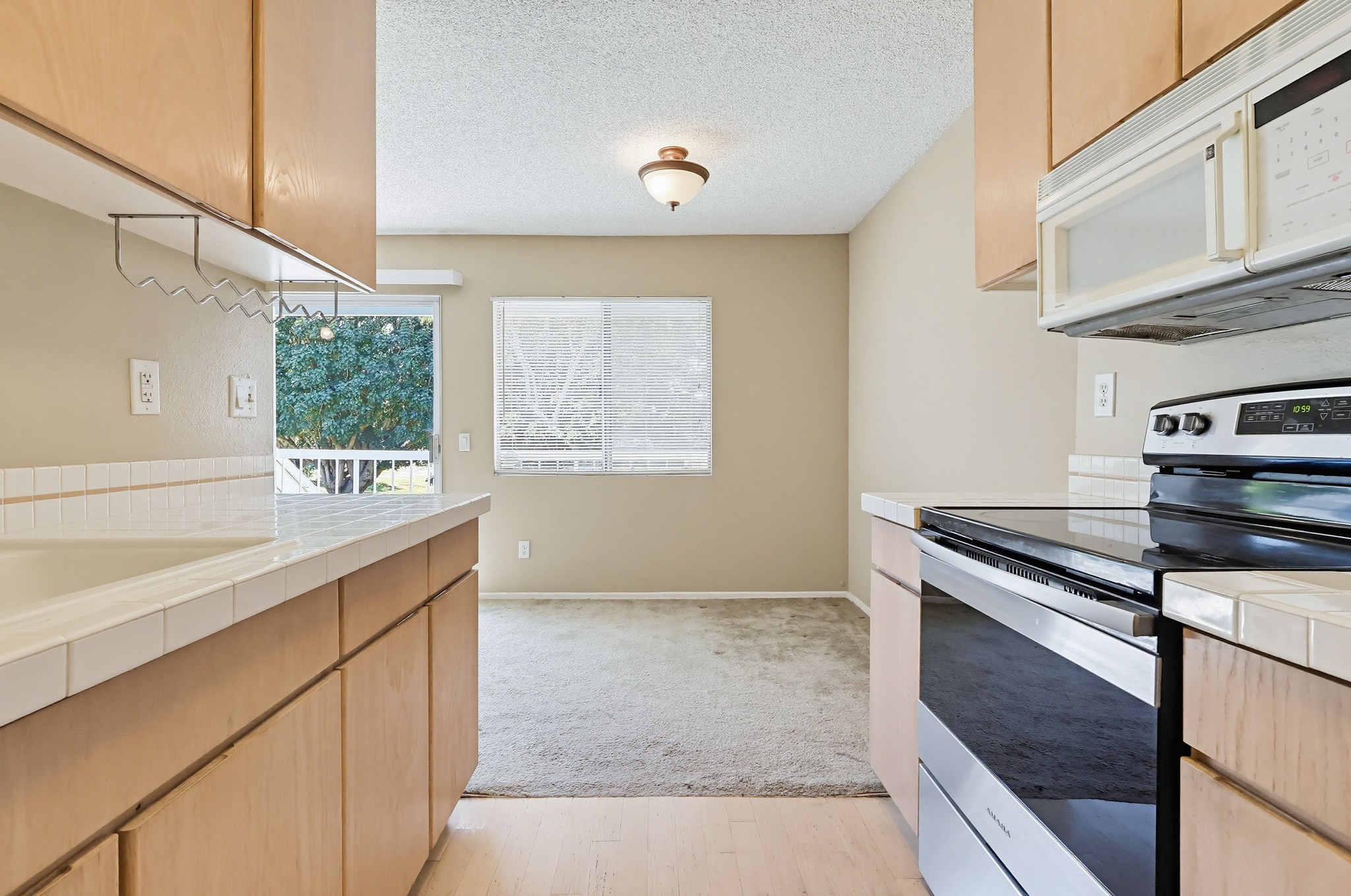 Virtual tour photo 20 of 60 for 6028 Bixby Village Dr APT 96